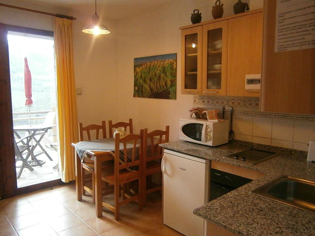 Apartaments Fontalba Керальбс Экстерьер фото